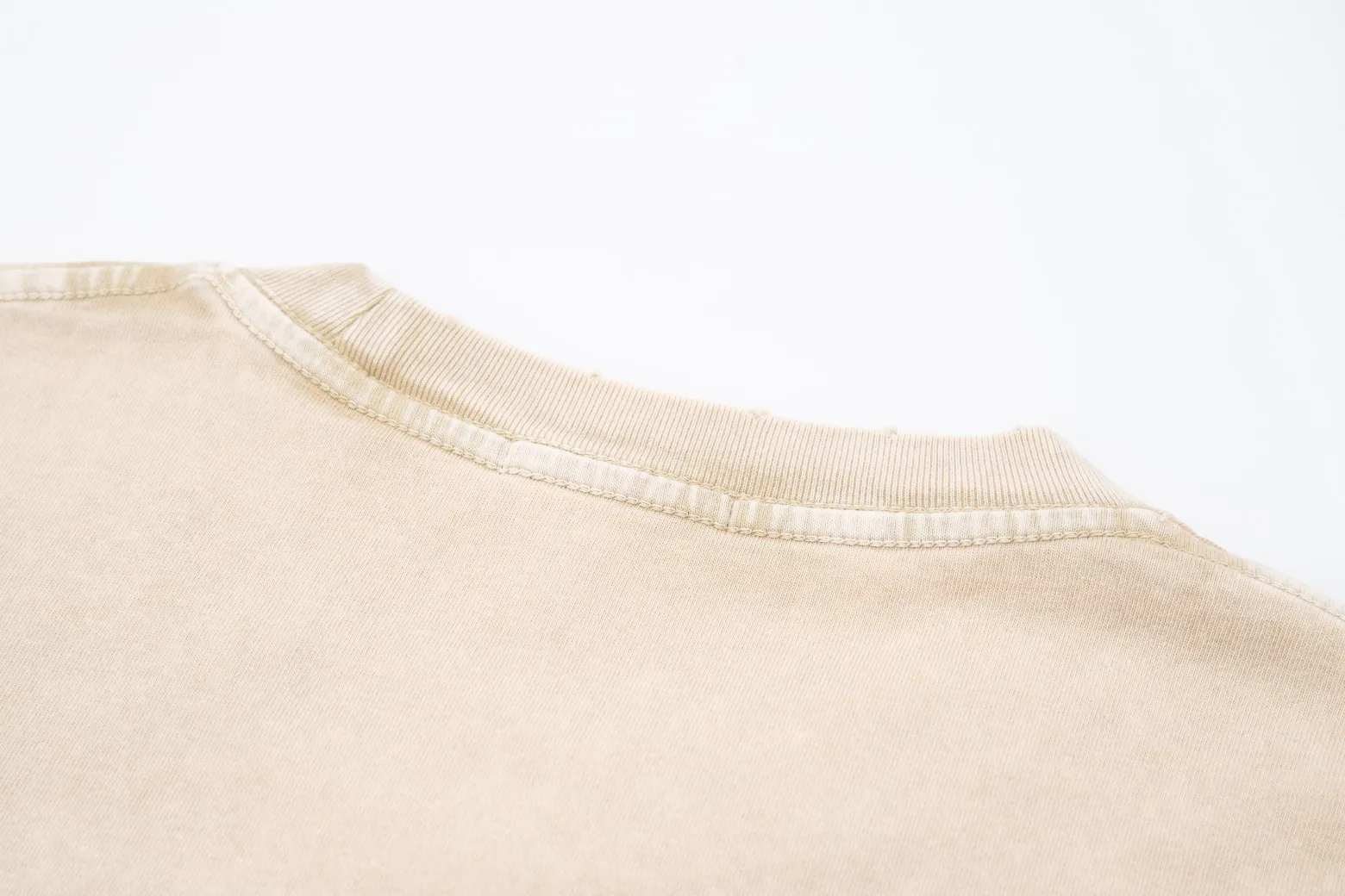 🅿️220 High quality ✨Paris✨🆕Classic logo letter pattern short sleeves. Official website synchronization, pure cotton fabric at the counter! Comfortable against the skin, durable and easy to wear, classic and simple logo design, meticulous original craftsmanship, customized 290G same vat dyed fabric, very comfortable to the touch, latest brick cabinet synchronization, OS off-shoulder version, fashionable and personalized, super versatile and good-looking, very suitable for both men and women, must-have style, tag, collar label, washed wheat, three labels complete, black, light apricot, green, rock coffee. 4️⃣ color S M L XL